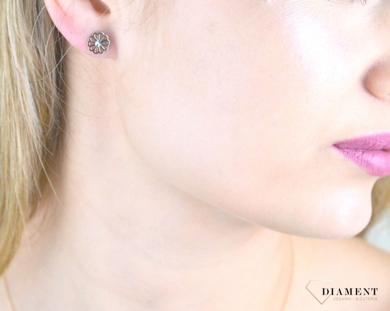 Złote kolczyki damskie 375 okrągłe kwiatki wkrętki KL 5703 375.jpg